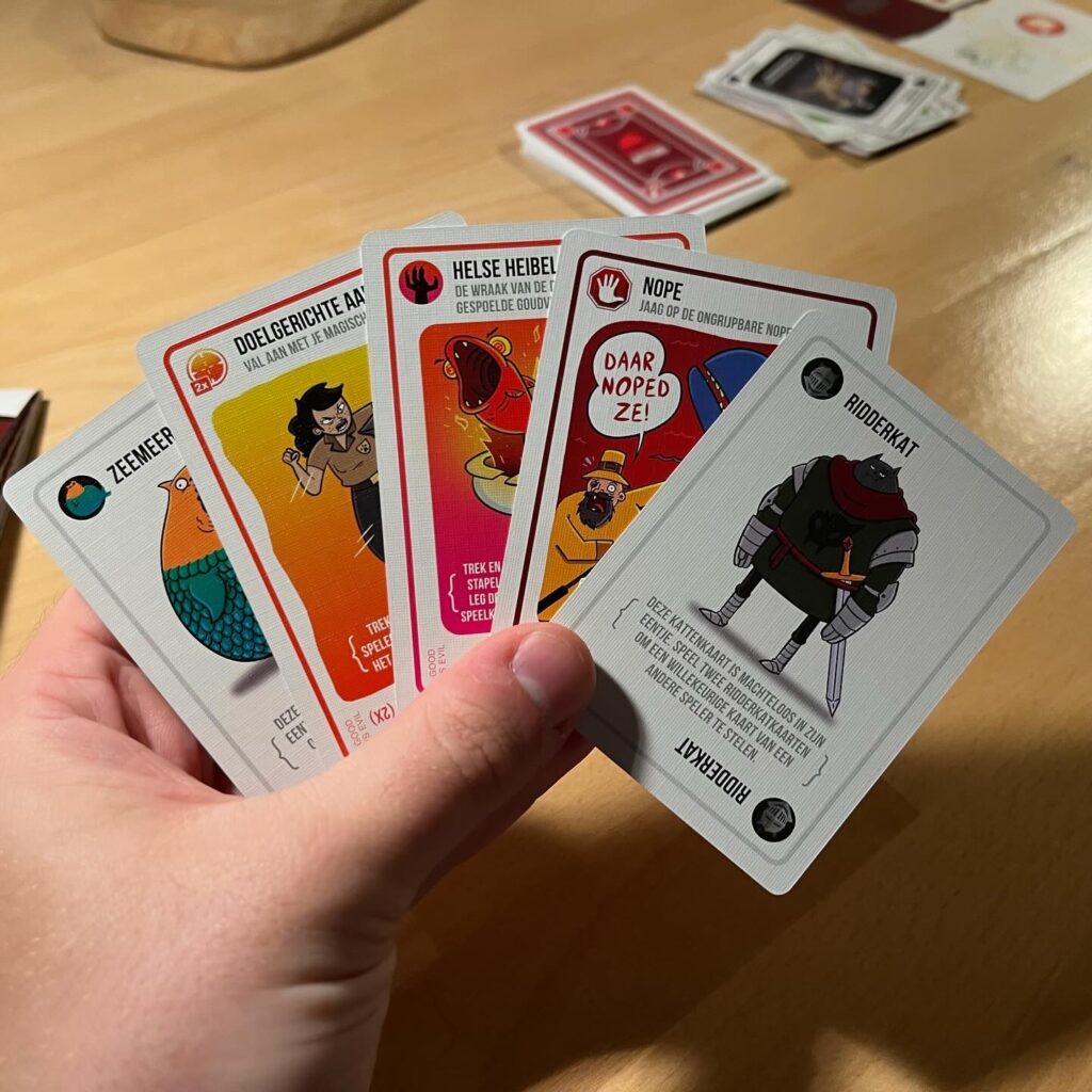 Review: Exploding Kittens Good vs Evil (Asmodee) – English